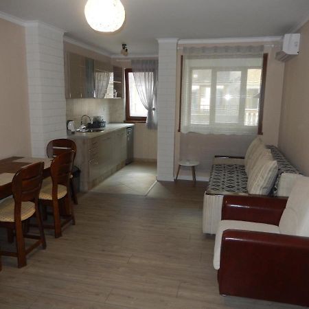 Lera Apartment Burgas Bagian luar foto