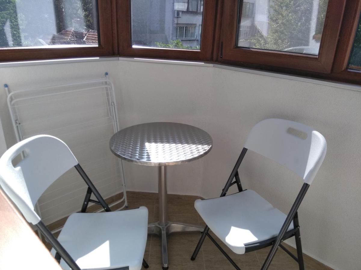Lera Apartment Burgas Bagian luar foto